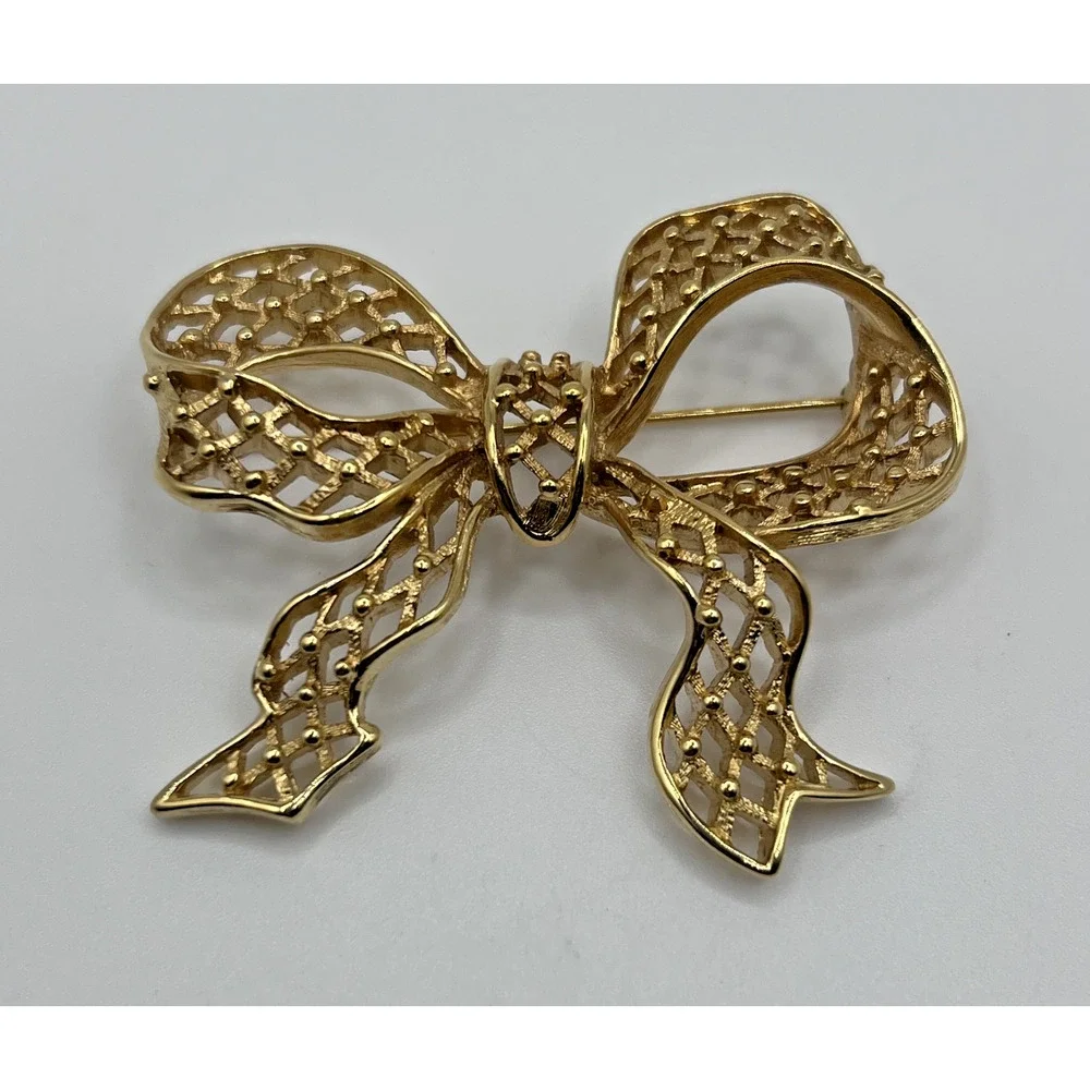 Large Vintage Monet Gold Tone Lattice Ribbon Bow Costume Statement Brooch Bold